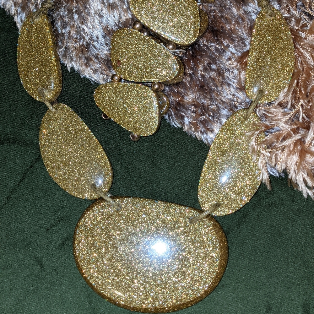 Beautiful Gold Necklace/Bracelet